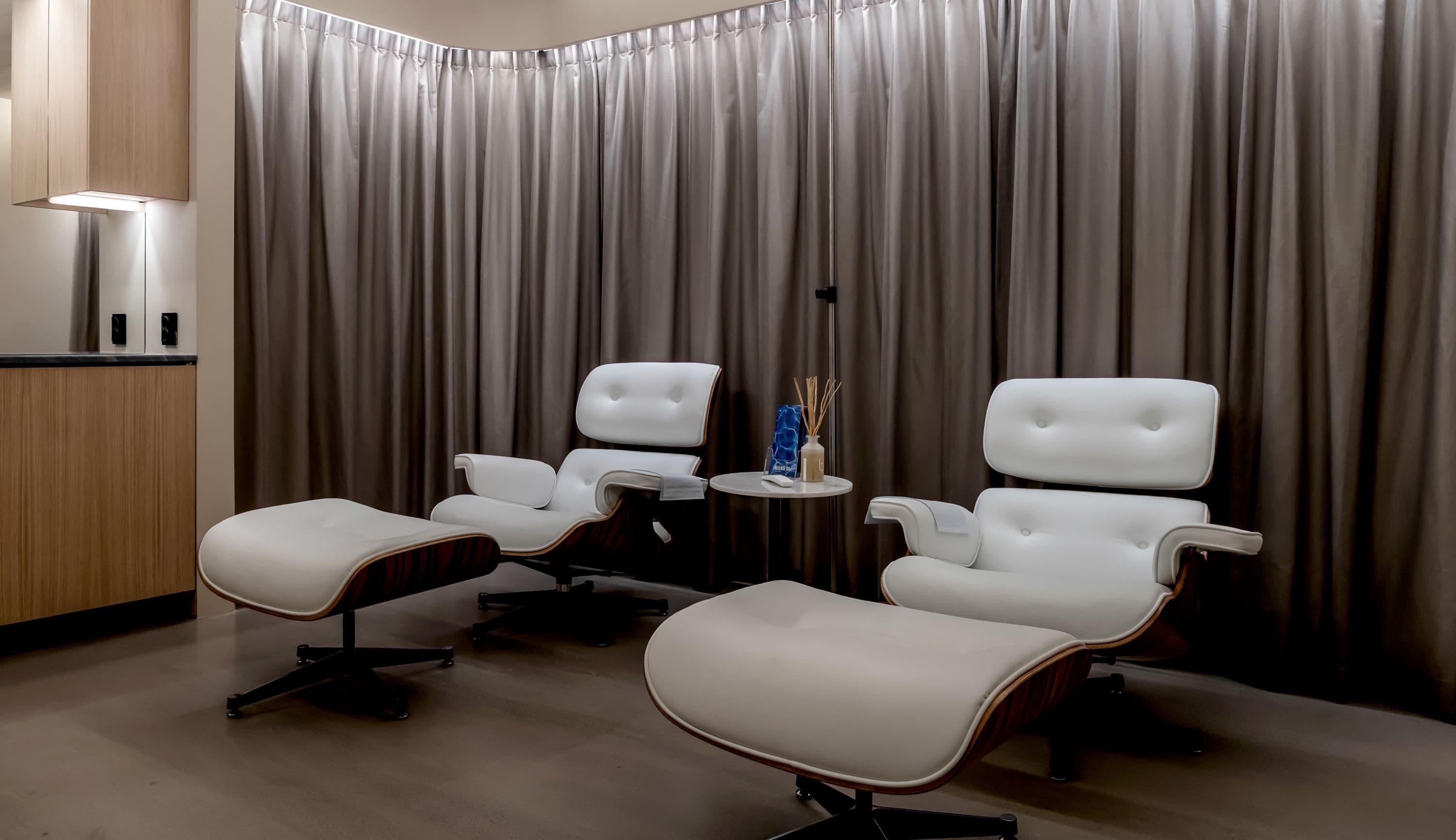 Treatment room with two chairs